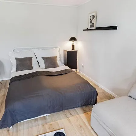 Gartenwohnung - Neu!in - Bei Koeln *